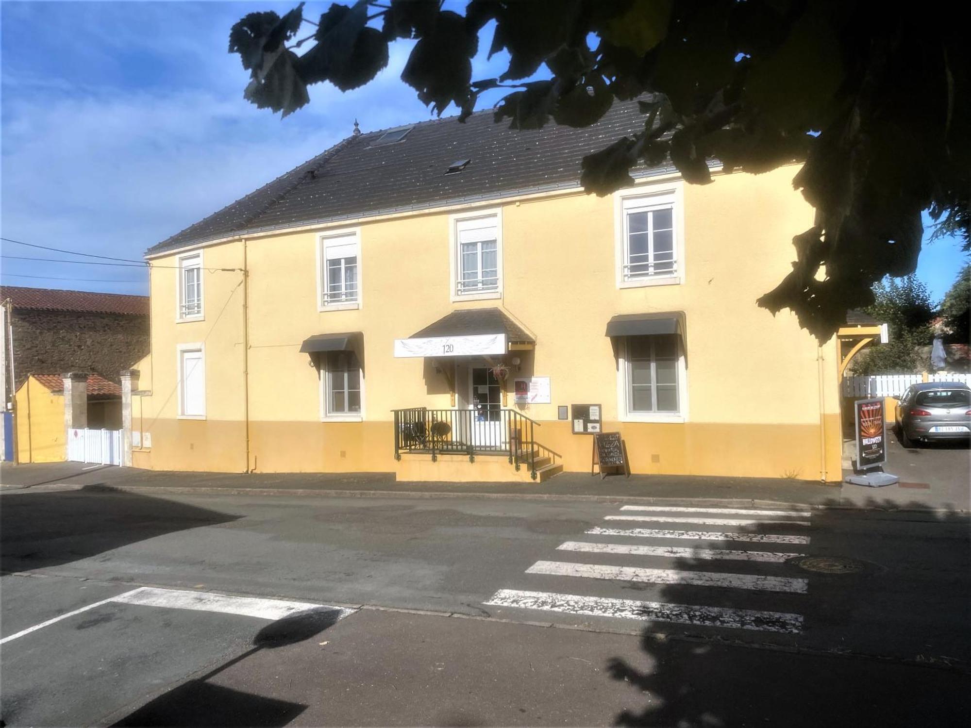 Le 120 - Groupe Logis Hotels - Ex Auberge La Terrasse La Chataigneraie  Exterior photo